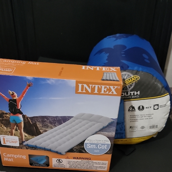 Intex Camping Mat and Sleeping Bag Set - Picture 1 of 9